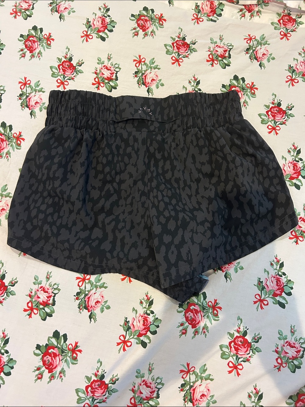 Varley | Kallin Running Shorts |Leopard Print | XS | Lined Athletic